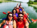 Grupa Indijaca napravila prve zaveslaje u Dragon boatu na Jarunskom jezeru